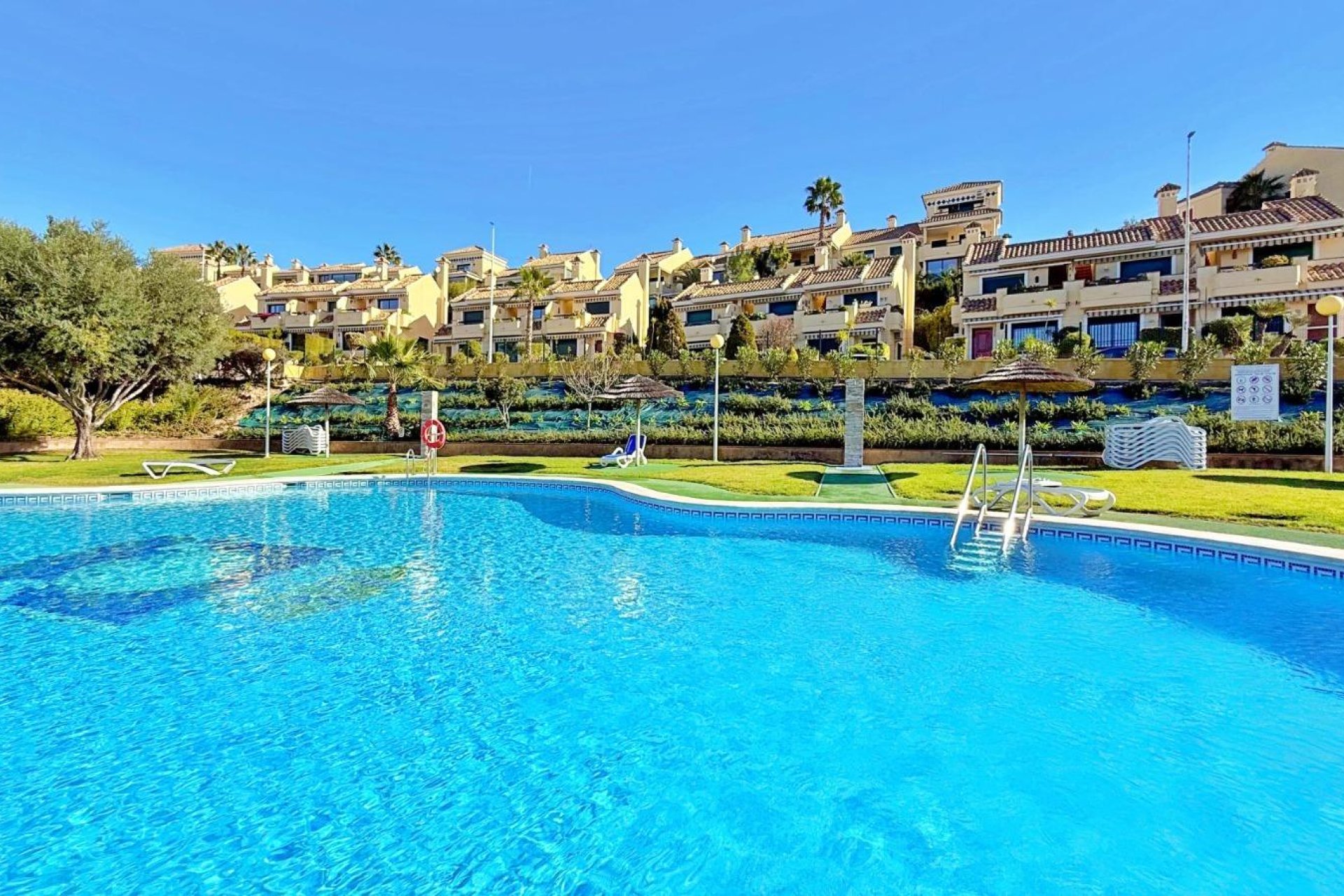 Återförsäljning - Duplex -
Orihuela Costa - Lomas de Campoamor-Las Ramblas