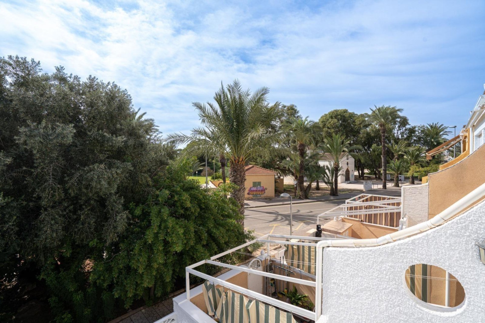 Återförsäljning - Duplex -
Pilar de la Horadada - Mil Palmeras