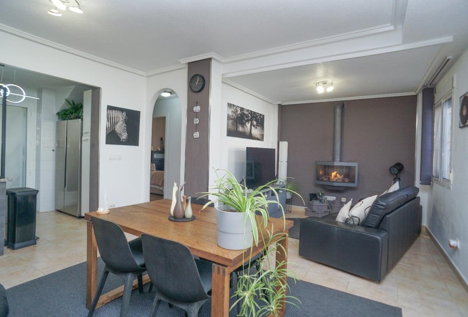 Återförsäljning - Duplex -
Torrevieja - Aguas Nuevas