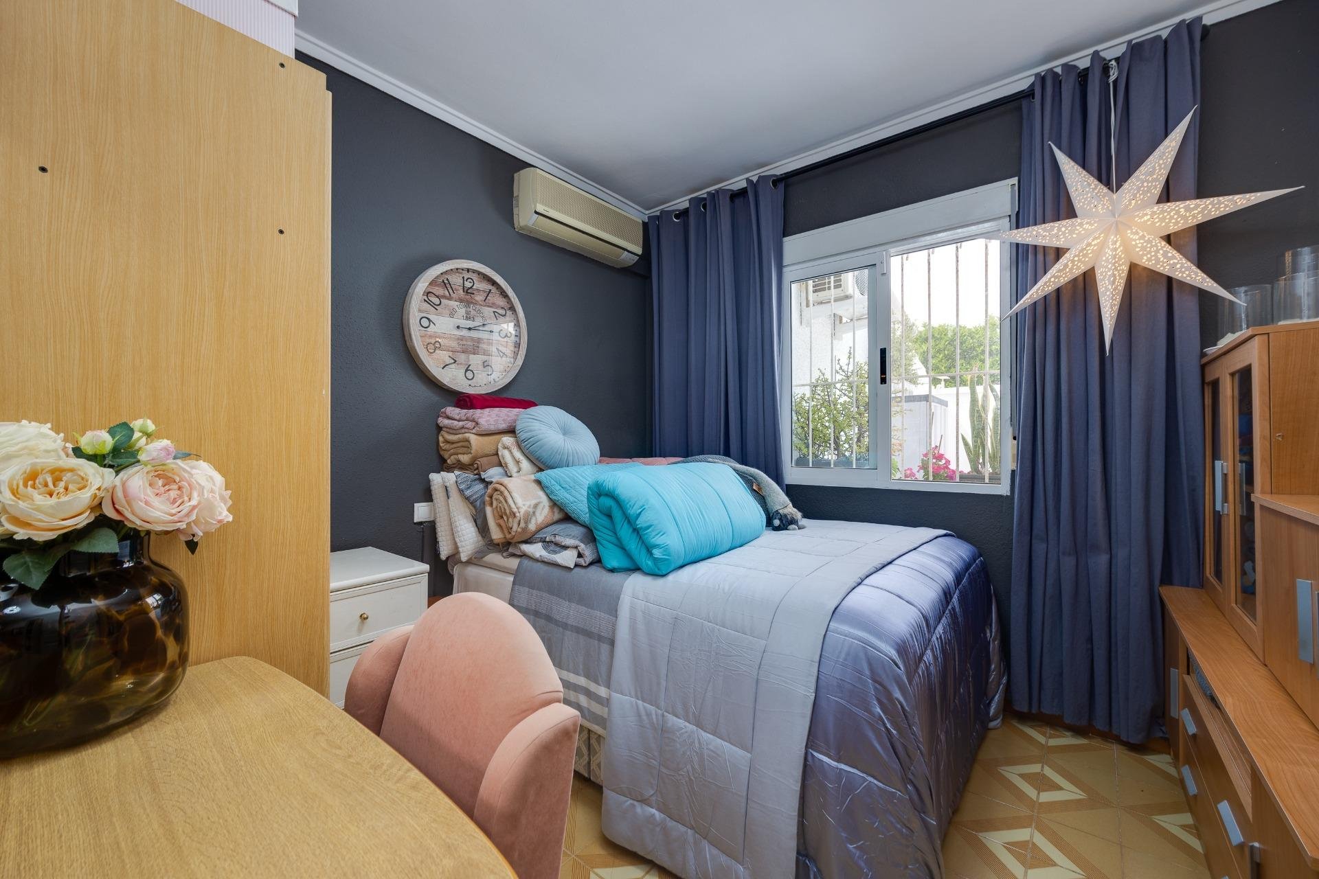 Återförsäljning - Duplex -
Torrevieja - Paraje natural