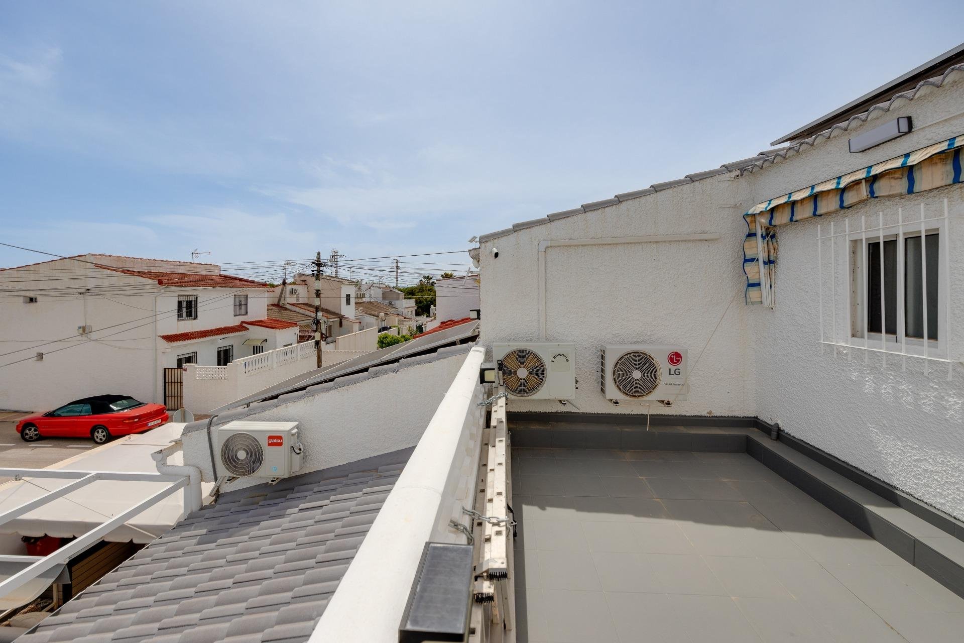 Återförsäljning - Duplex -
Torrevieja - Paraje natural