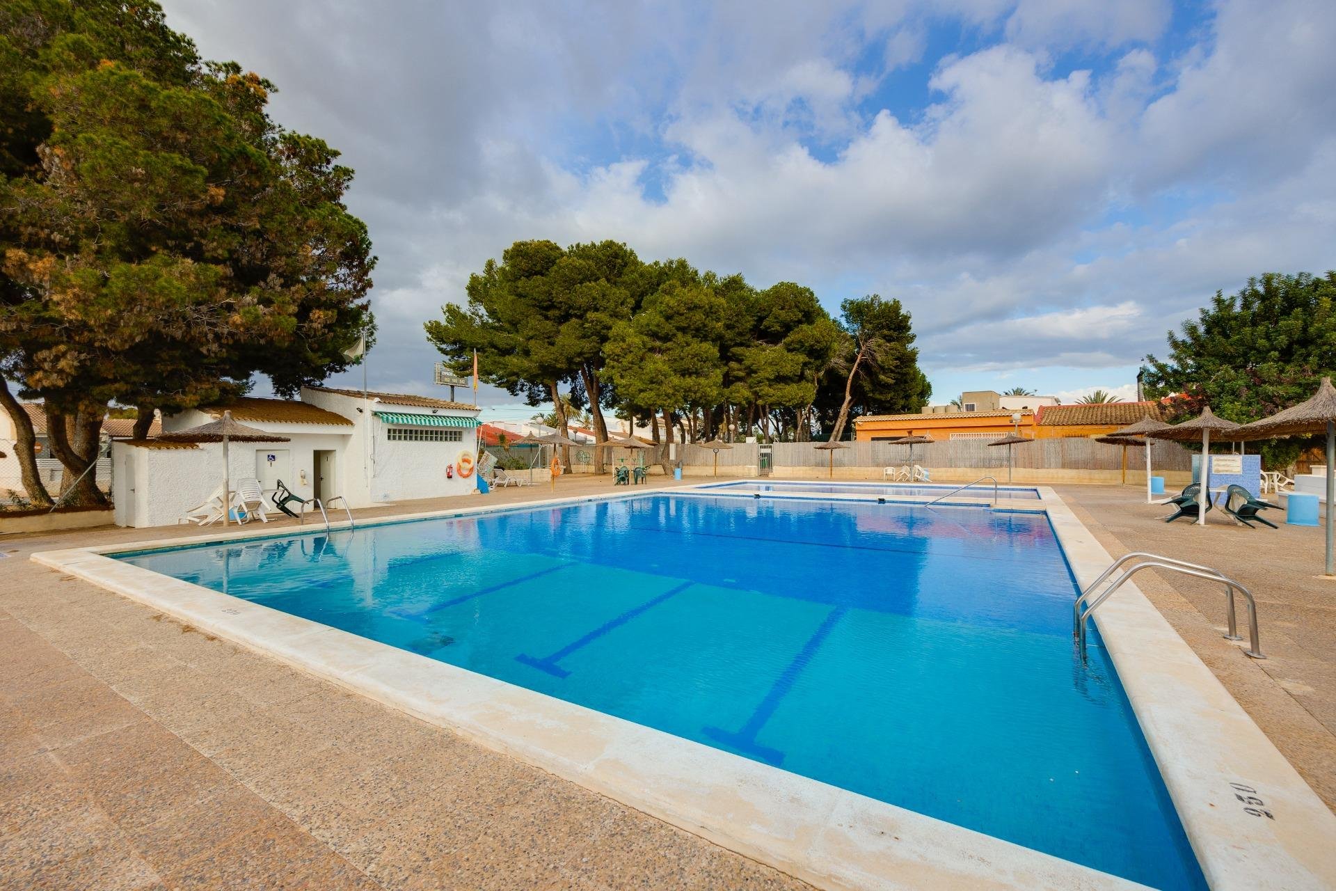 Återförsäljning - Duplex -
Torrevieja - Paraje natural