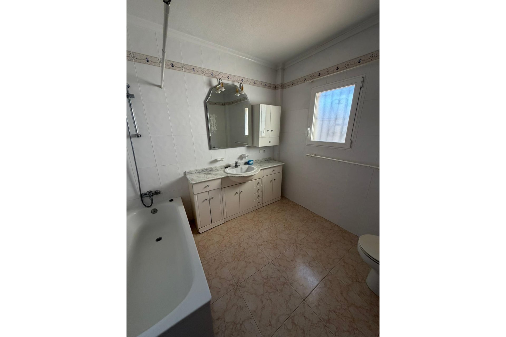 Återförsäljning - Inmueble singular -
Orihuela Costa - Playa Flamenca