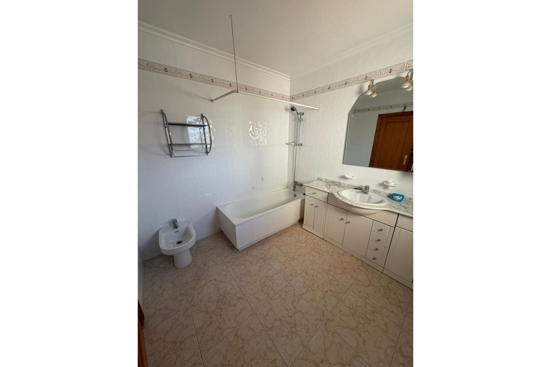 Återförsäljning - Inmueble singular -
Orihuela Costa - Playa Flamenca