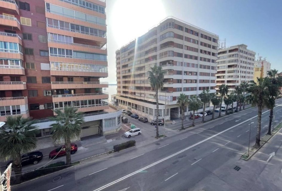 Återförsäljning - Lägenhet -
Torrevieja - Acequion