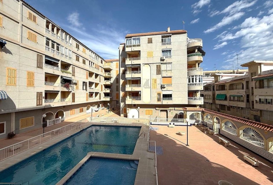 Återförsäljning - Lägenhet -
Torrevieja - Acequion
