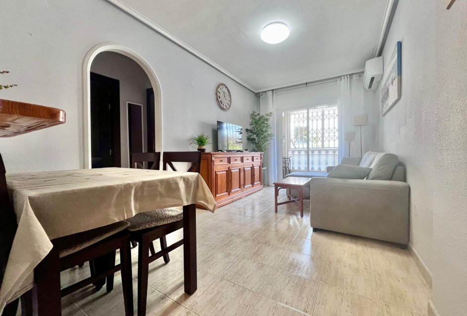 Återförsäljning - Lägenhet -
Torrevieja - Acequion