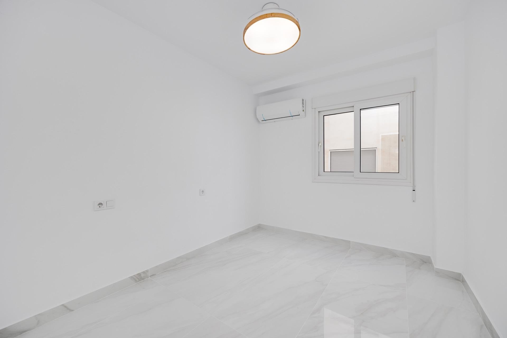 Återförsäljning - Lägenhet -
Torrevieja - Acequion