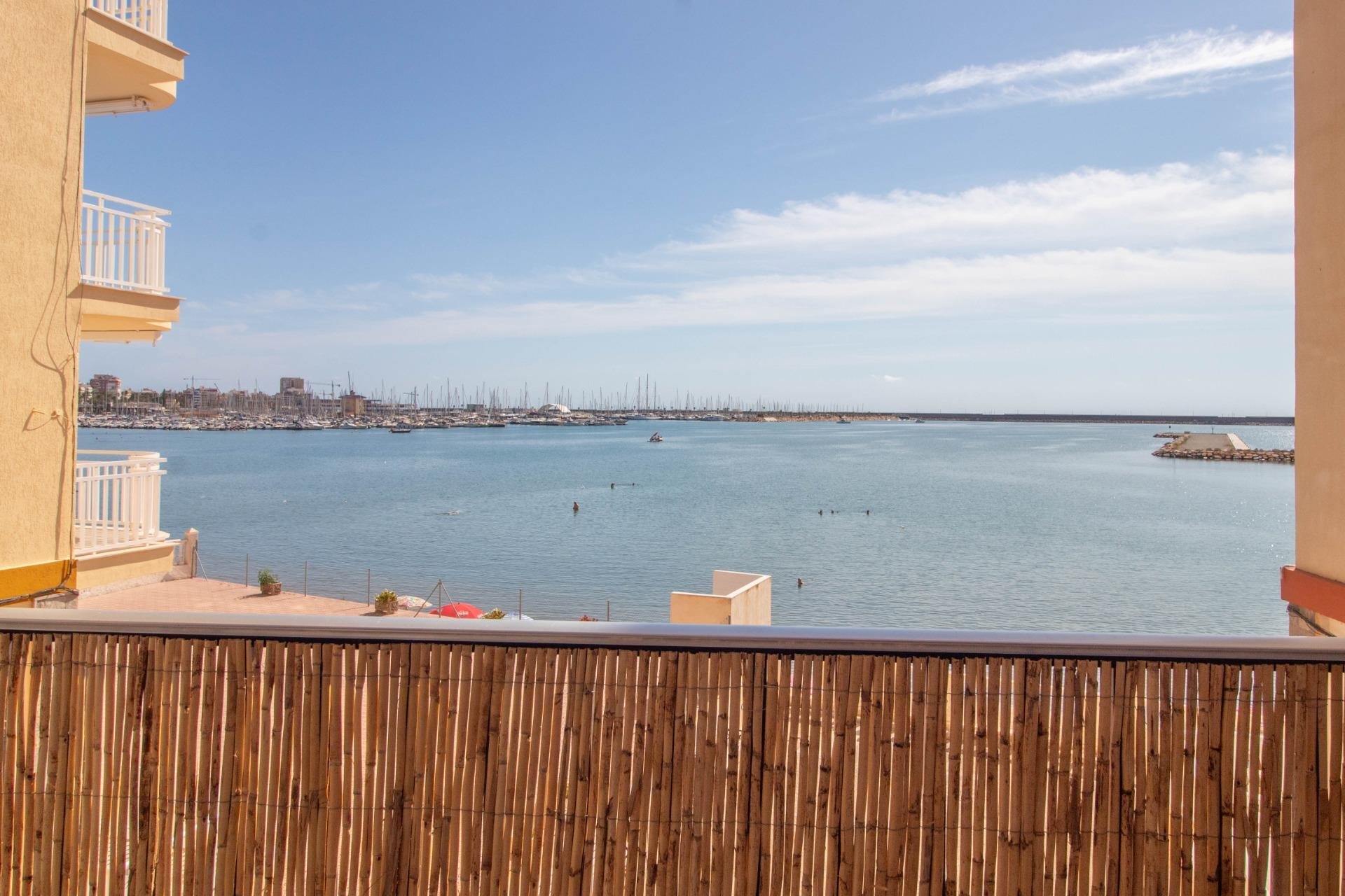 Återförsäljning - Lägenhet -
Torrevieja - Acequion