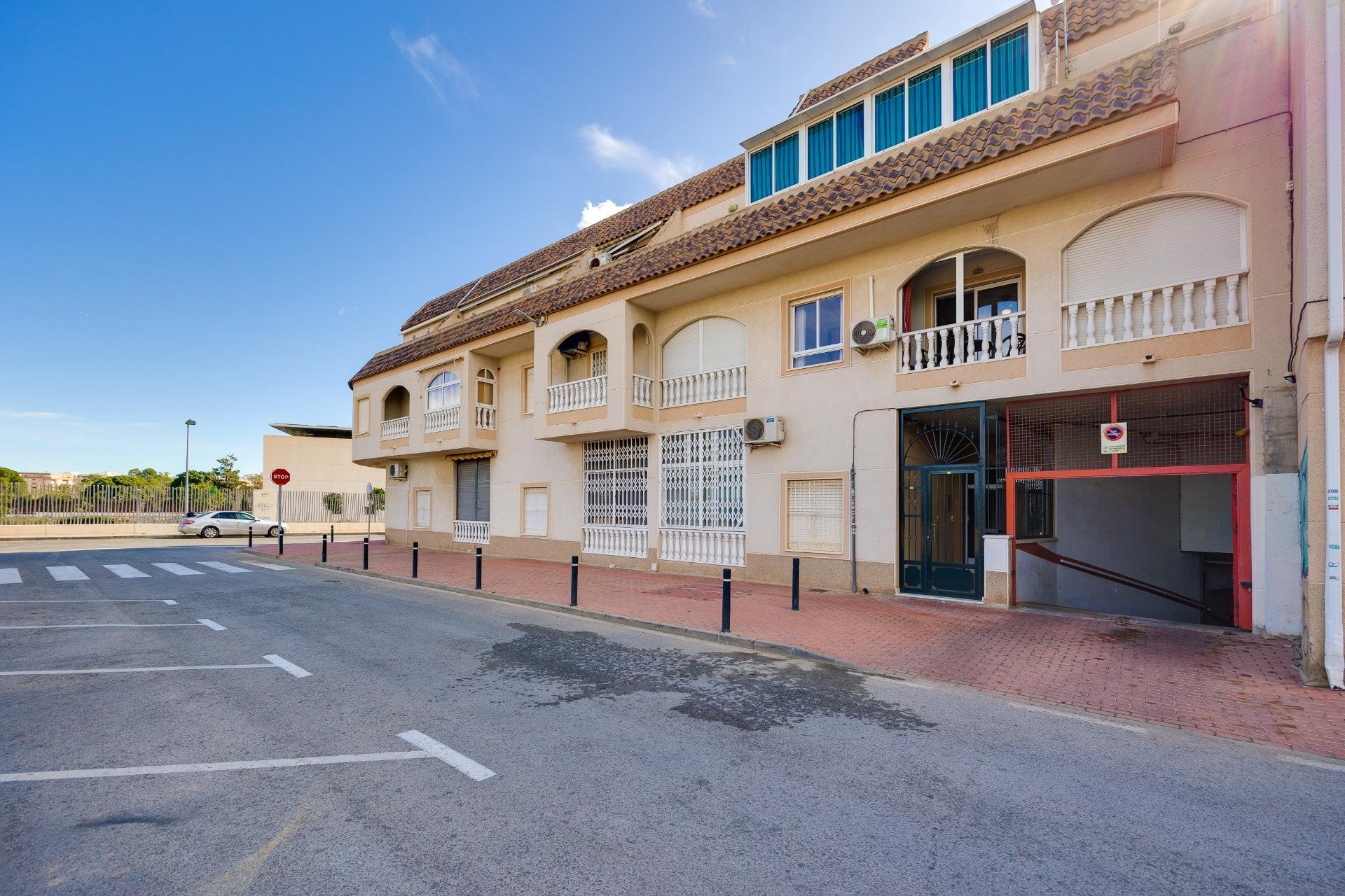 Återförsäljning - Lägenhet -
Torrevieja - Acequion