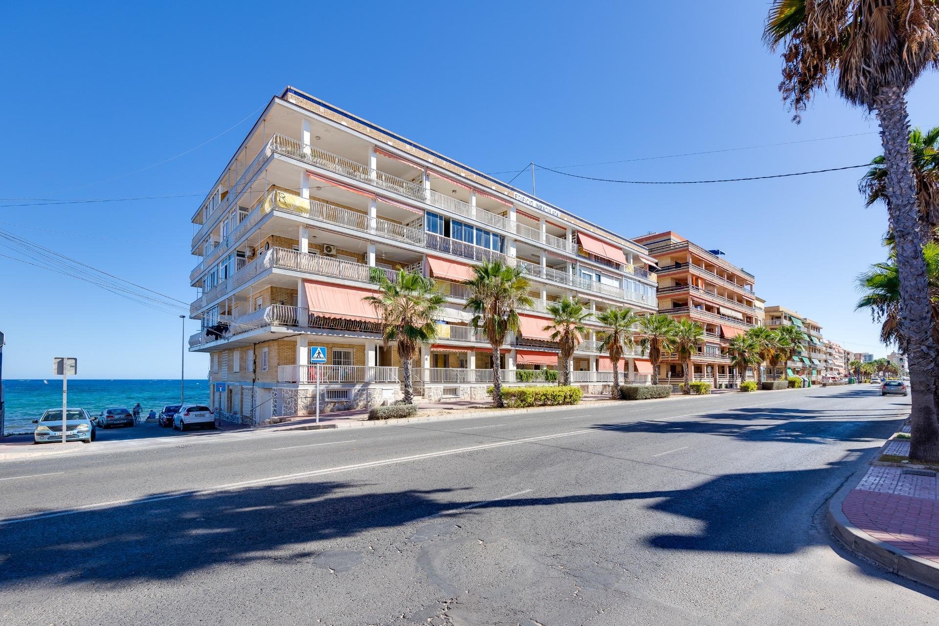 Återförsäljning - Lägenhet -
Torrevieja - Playa de los Naufragos
