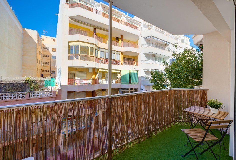 Återförsäljning - Lägenhet -
Torrevieja - Playa del Cura