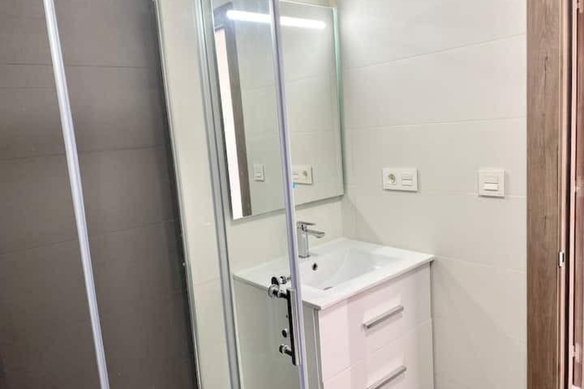 Återförsäljning - Lägenhet -
Torrevieja - torrevieja