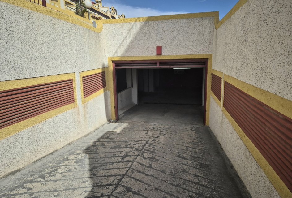 Återförsäljning - Parking -
Orihuela Costa - La Florida