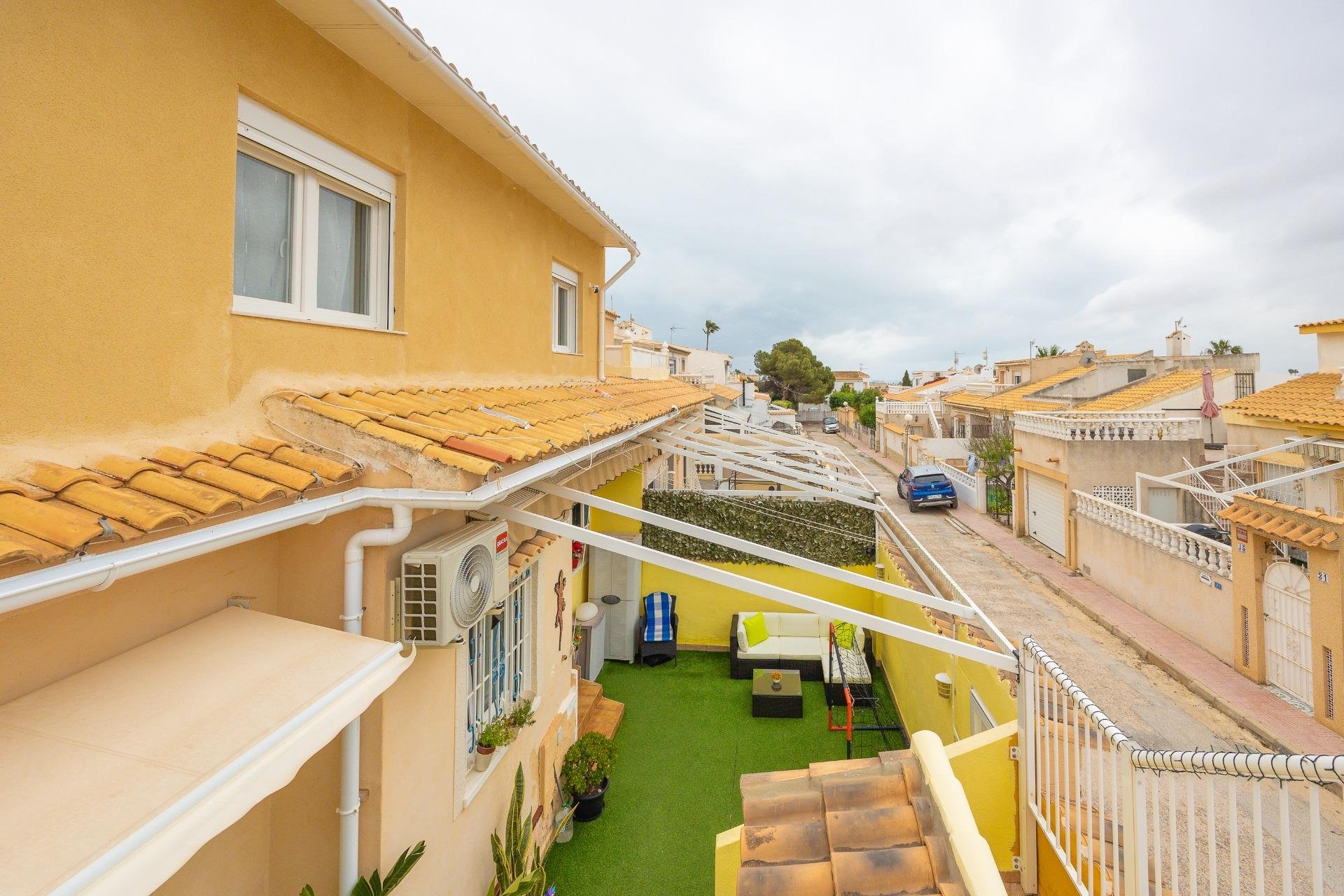 Återförsäljning - Radhus -
Orihuela Costa - La Florida