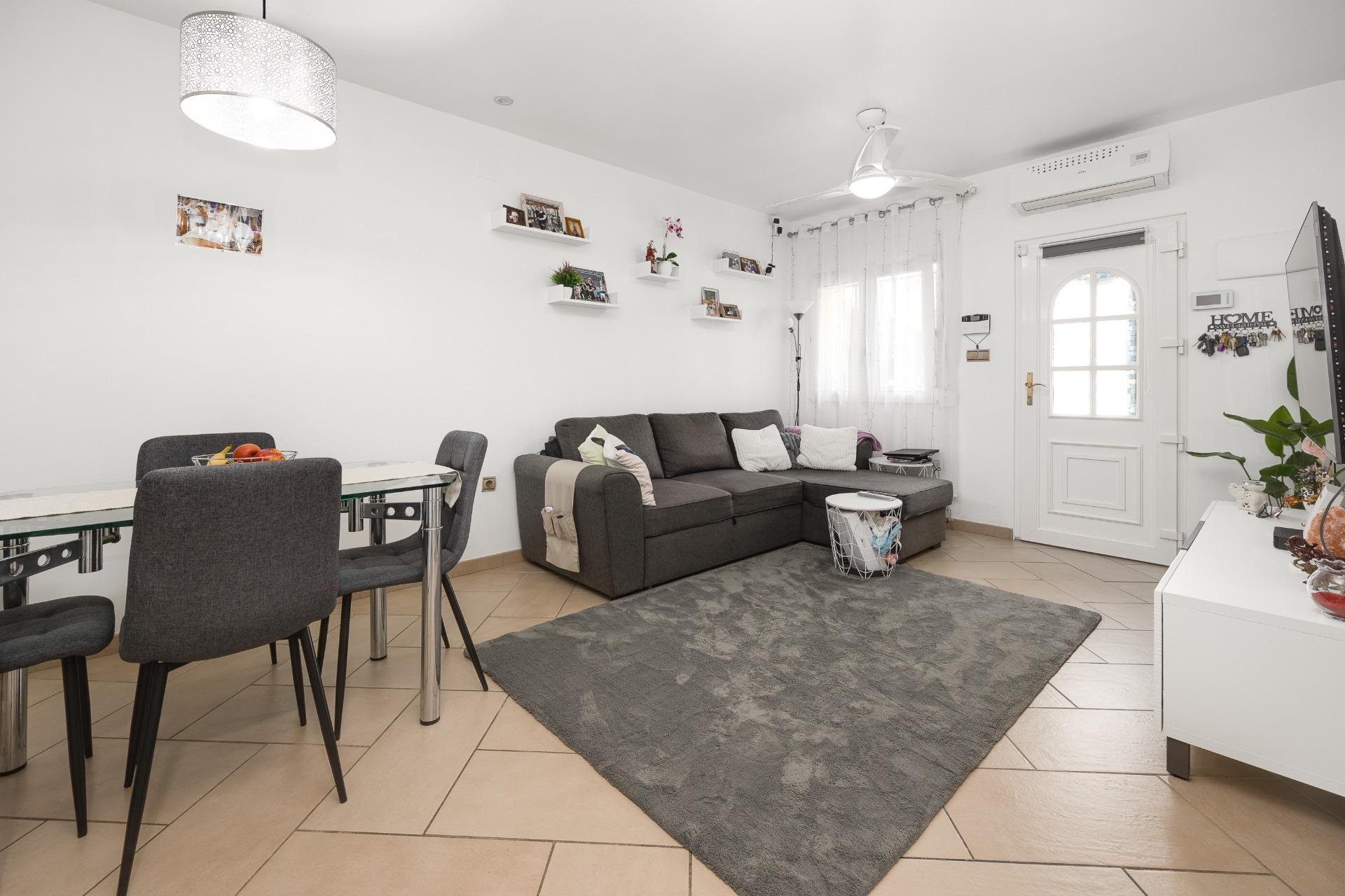 Återförsäljning - Radhus -
Orihuela Costa - La Florida