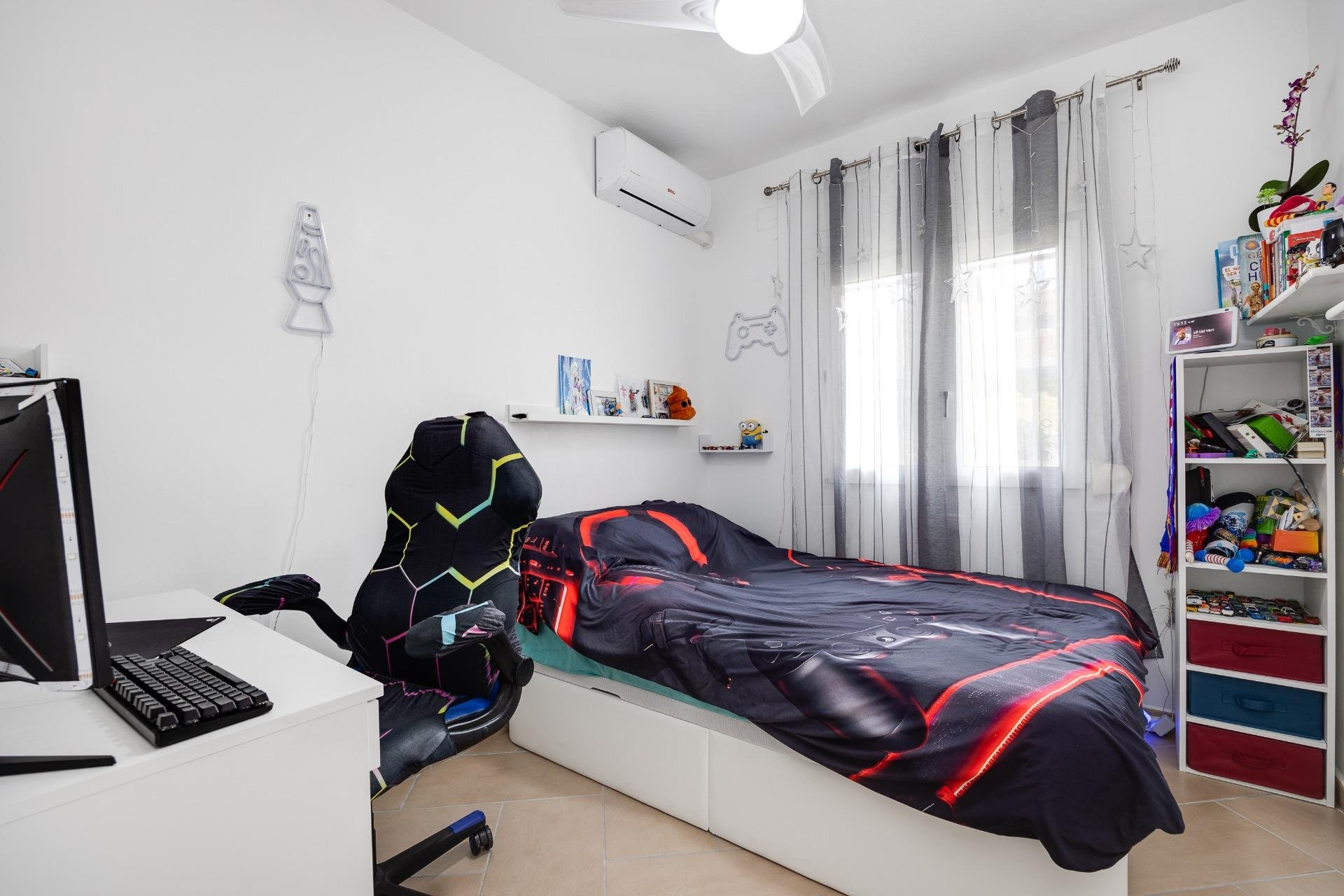 Återförsäljning - Radhus -
Orihuela Costa - La Florida