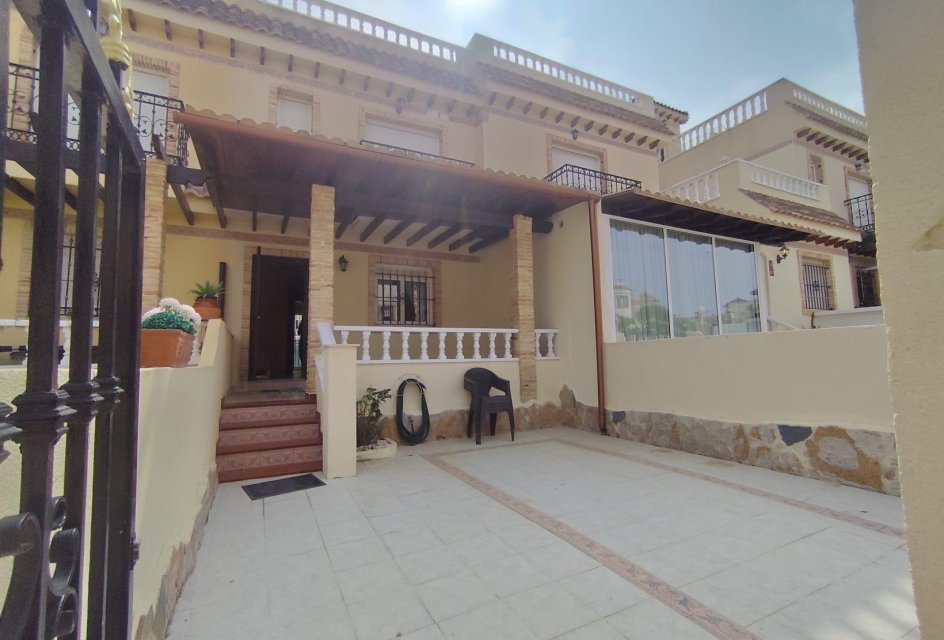 Återförsäljning - Radhus -
Orihuela Costa - La Florida