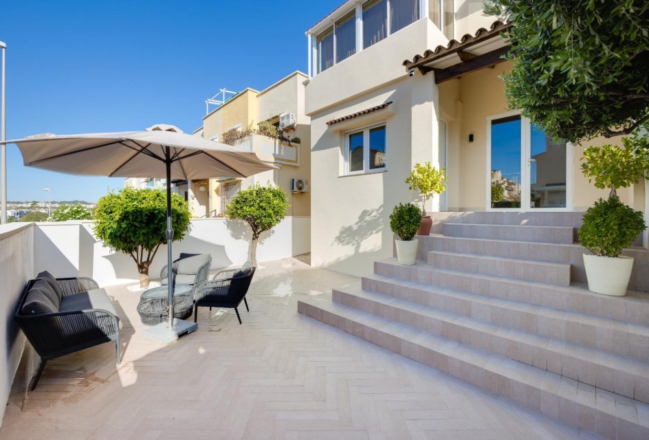Återförsäljning - Radhus -
Orihuela Costa - La Florida