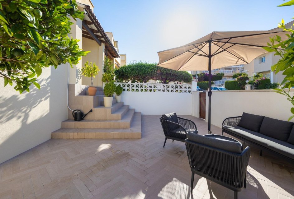 Återförsäljning - Radhus -
Orihuela Costa - La Florida