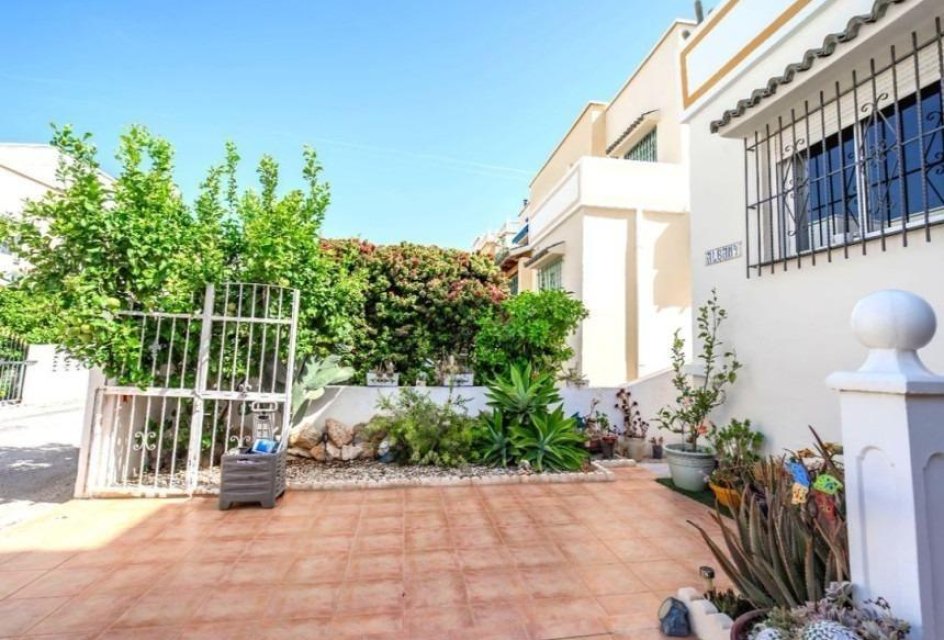 Återförsäljning - Radhus -
Orihuela Costa - La Florida