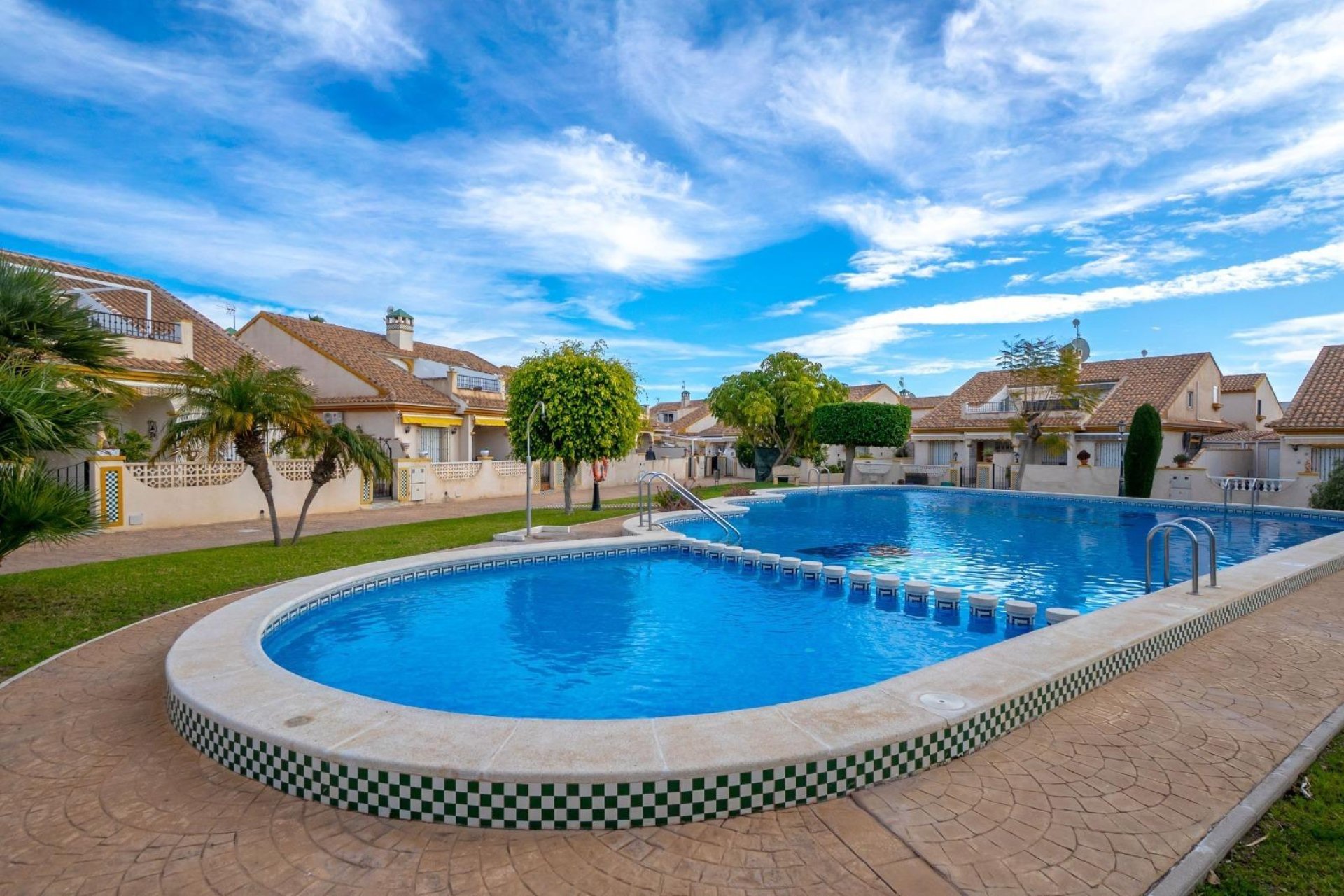 Återförsäljning - Radhus -
Orihuela Costa - La Regia