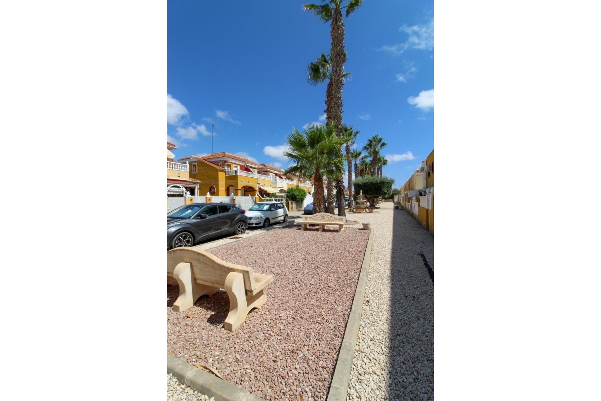 Återförsäljning - Radhus -
Orihuela Costa - La Regia