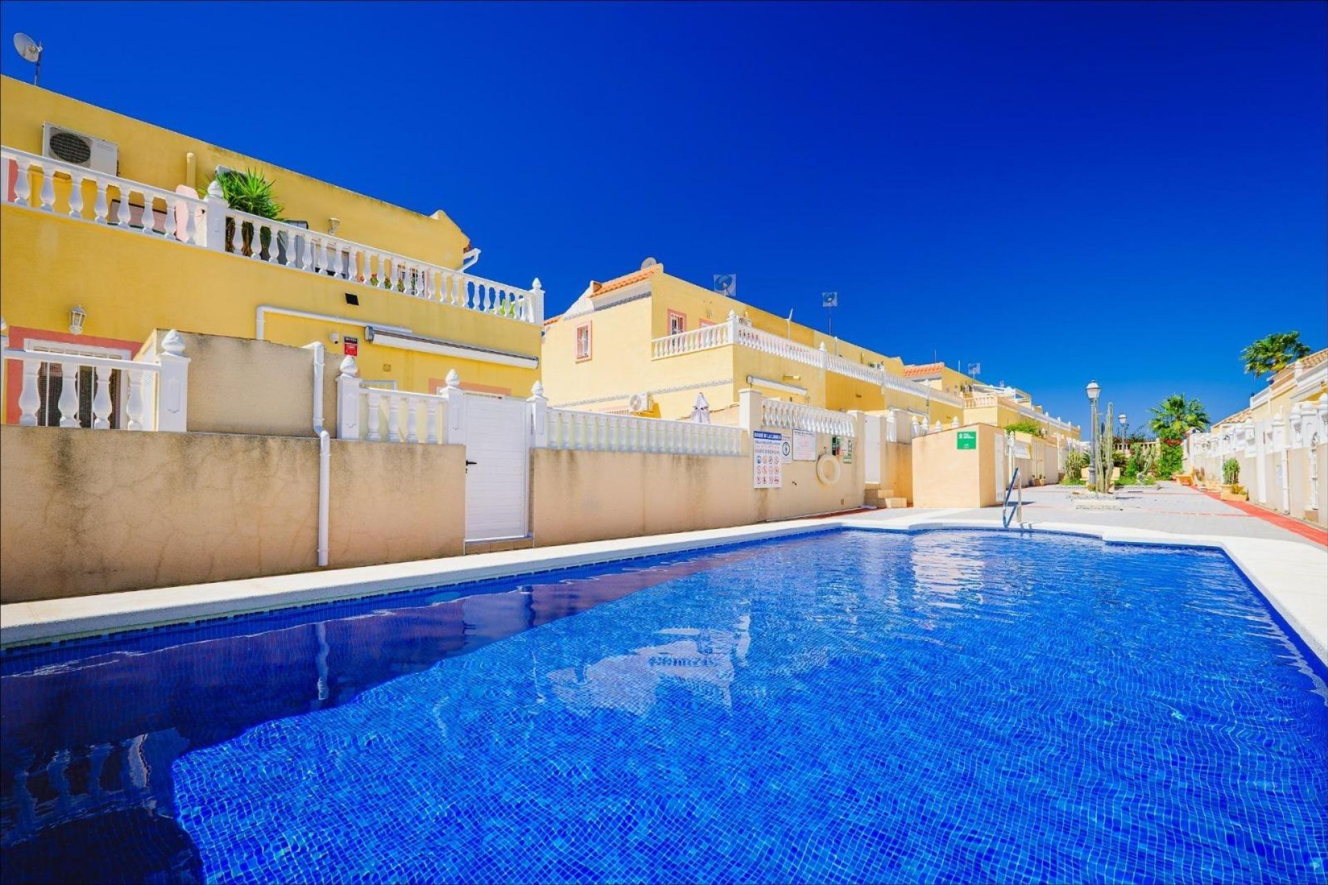 Återförsäljning - Radhus -
Orihuela Costa - Las Filipinas