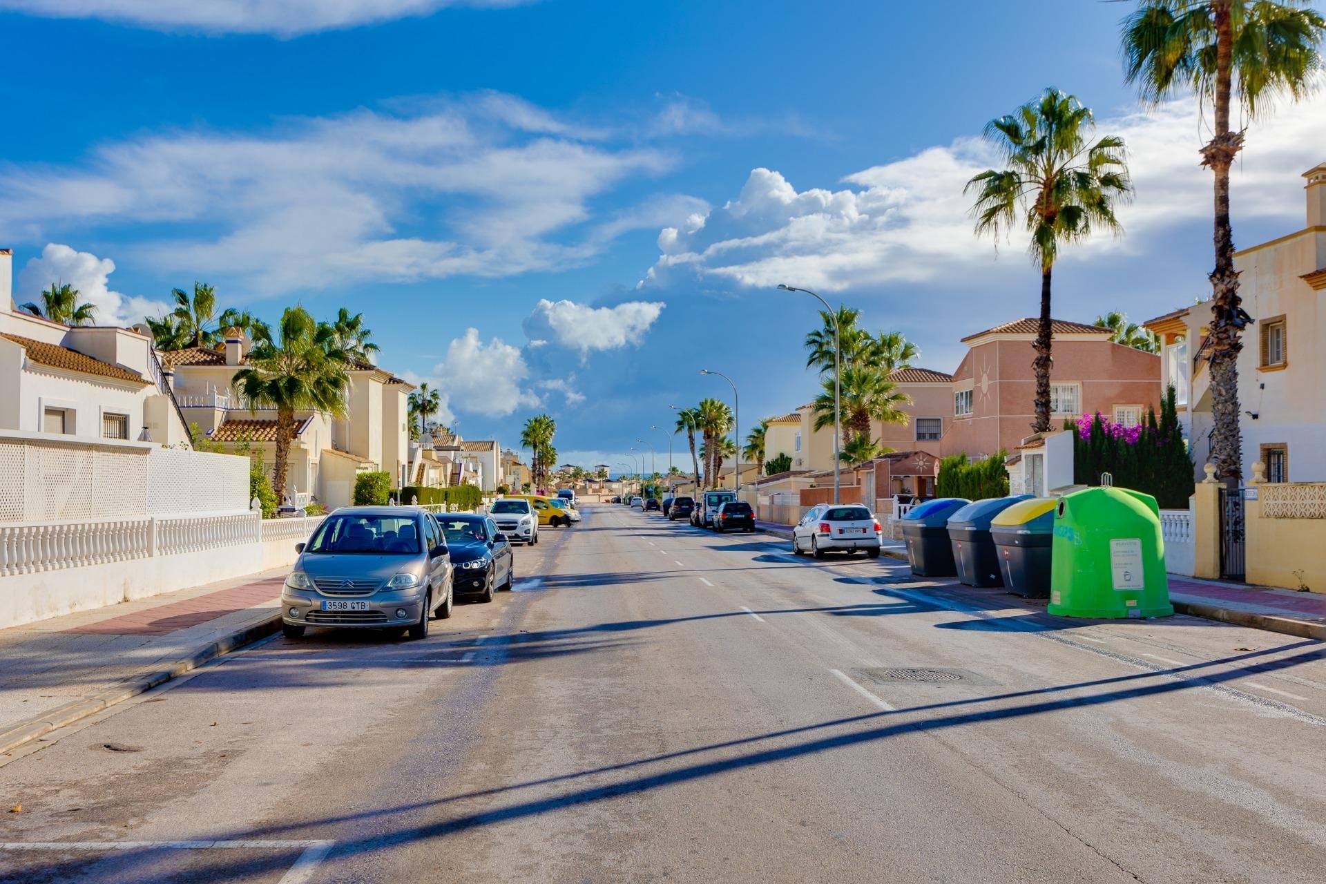 Återförsäljning - Radhus -
Orihuela Costa - Playa Flamenca