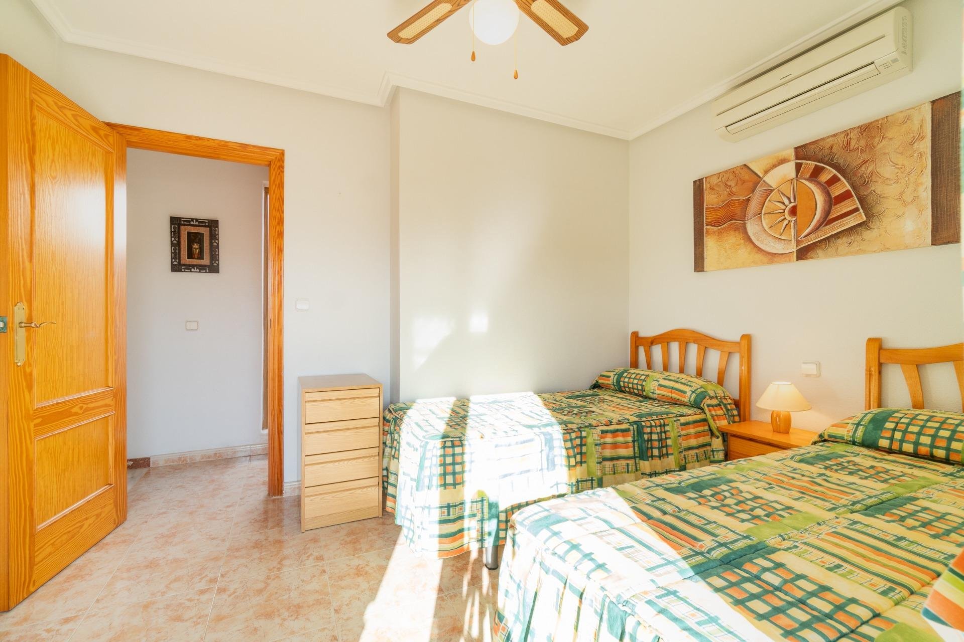 Återförsäljning - Radhus -
Orihuela Costa - Playa Flamenca