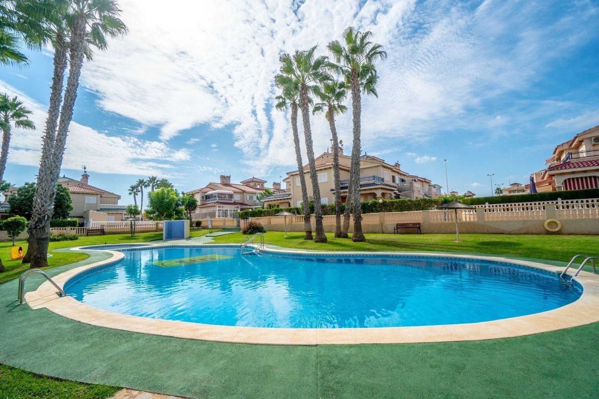 Återförsäljning - Radhus -
Orihuela Costa - Punta Prima