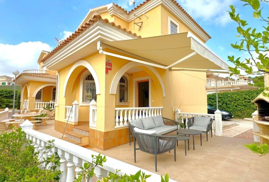 Återförsäljning - Radhus -
Orihuela Costa - Villamartín-Las Filipinas