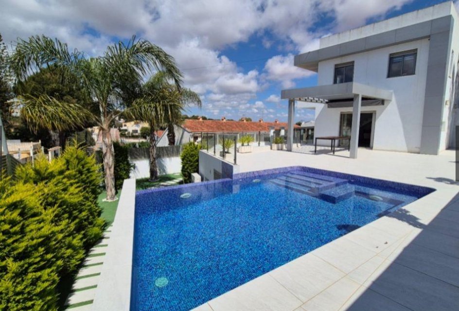 Återförsäljning - Radhus -
Torrevieja - Los balcones