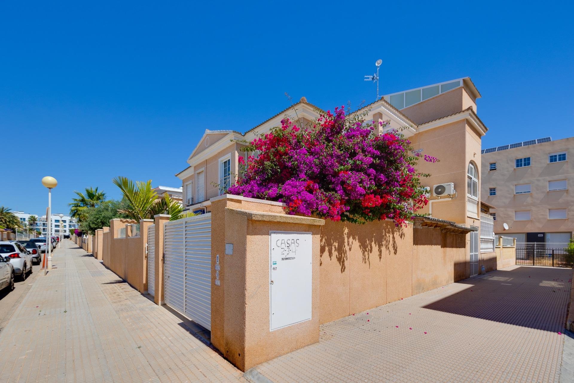 Återförsäljning - Takvåning -
Orihuela Costa - La Zenia