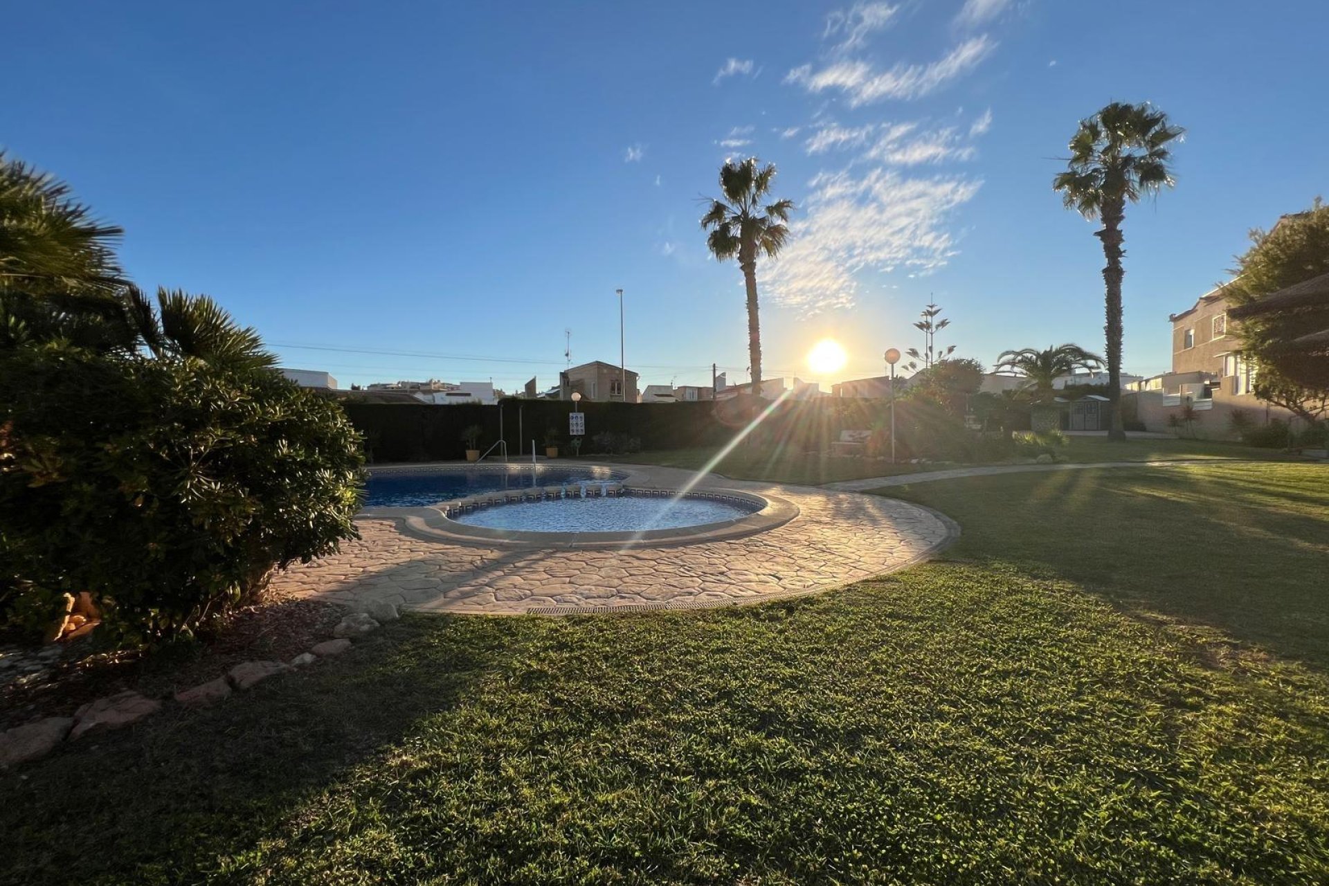 Återförsäljning - Takvåning -
Orihuela Costa - Los Almendros-La Florida