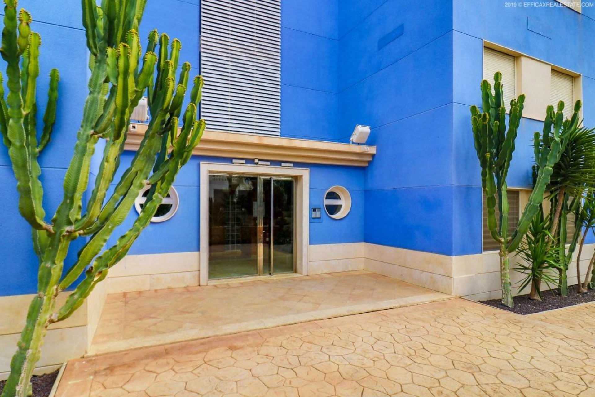 Återförsäljning - Takvåning -
Torrevieja - Torreblanca