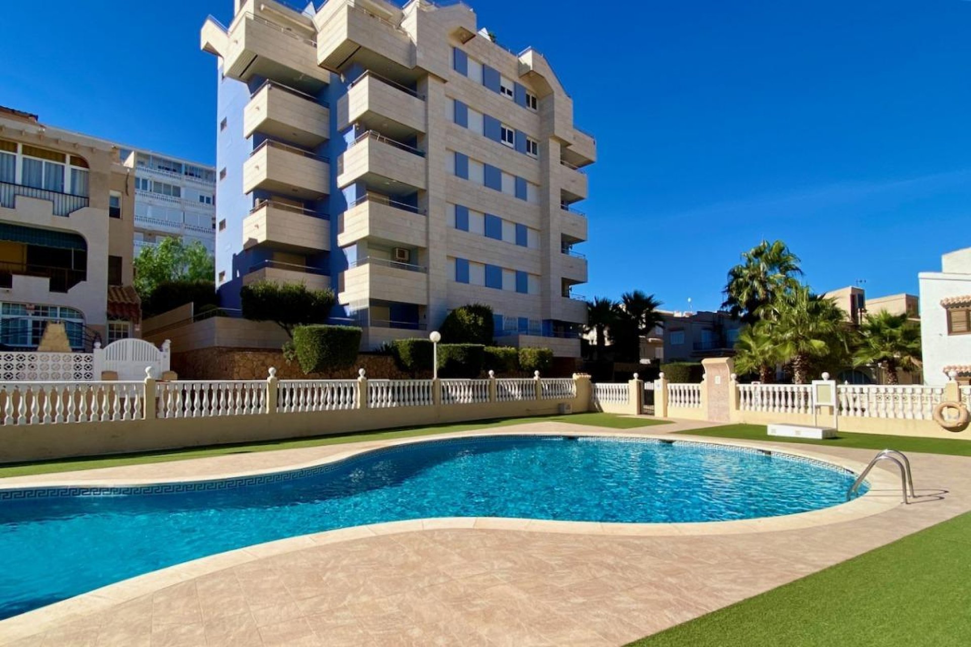Återförsäljning - Takvåning -
Torrevieja - Torreblanca