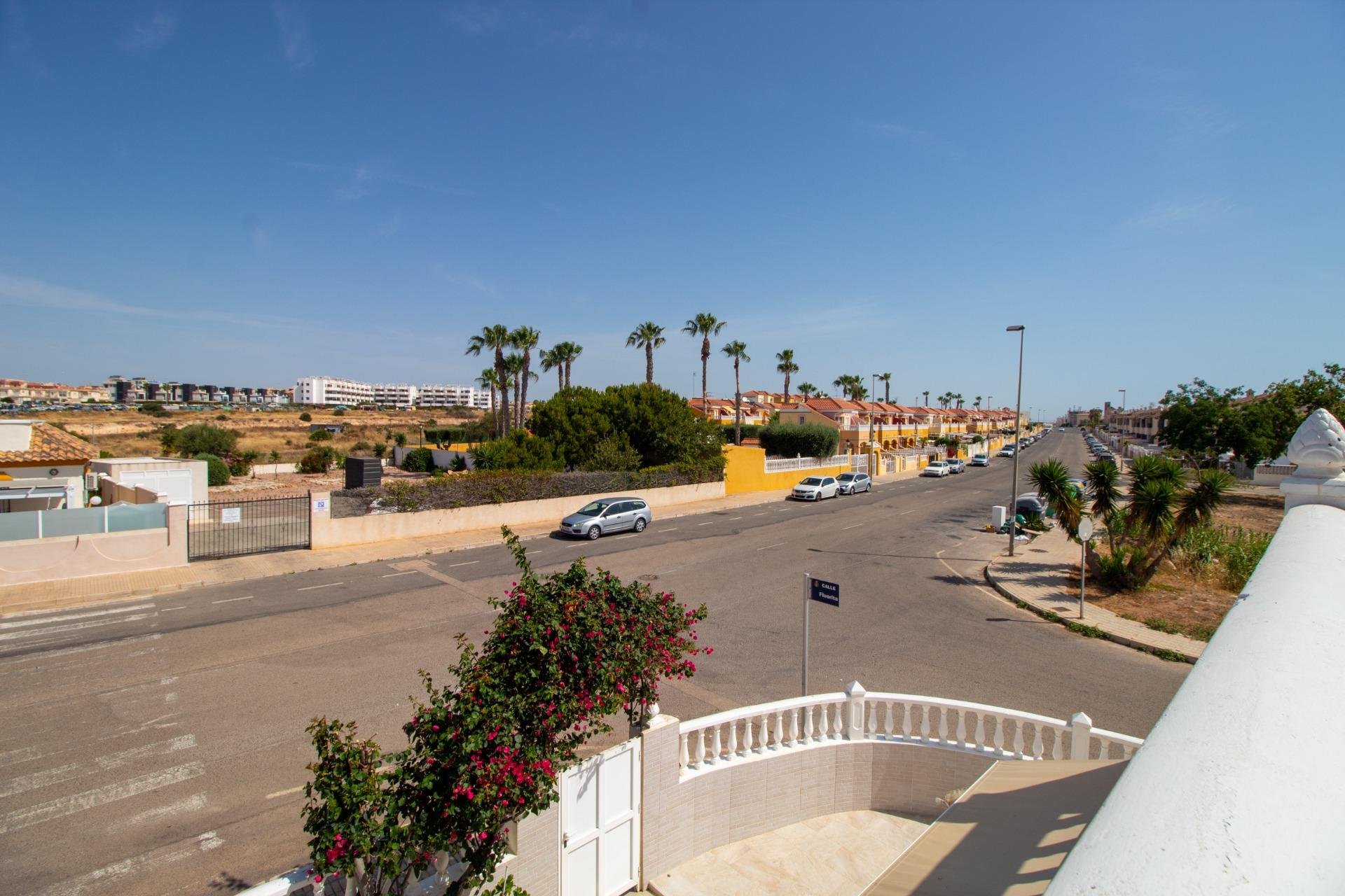 Återförsäljning - Terraced house -
Orihuela Costa - La Regia