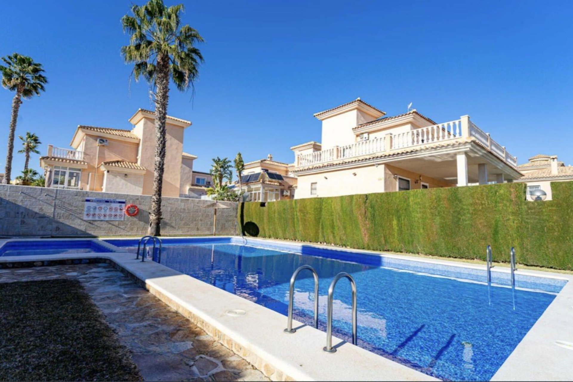 Återförsäljning - Terraced house -
Orihuela Costa - Los Altos