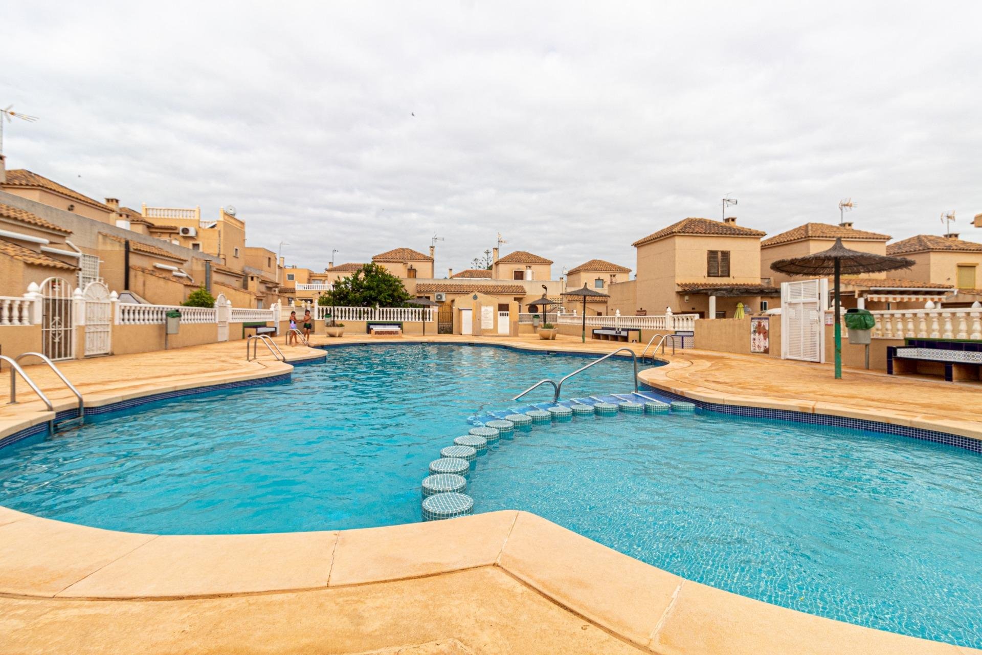 Återförsäljning - Terraced house -
Torrevieja - Los altos