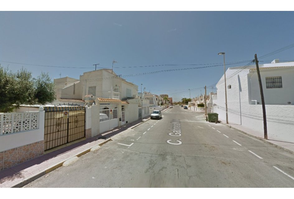 Återförsäljning - - TOWNHOUSE -
Torrevieja
