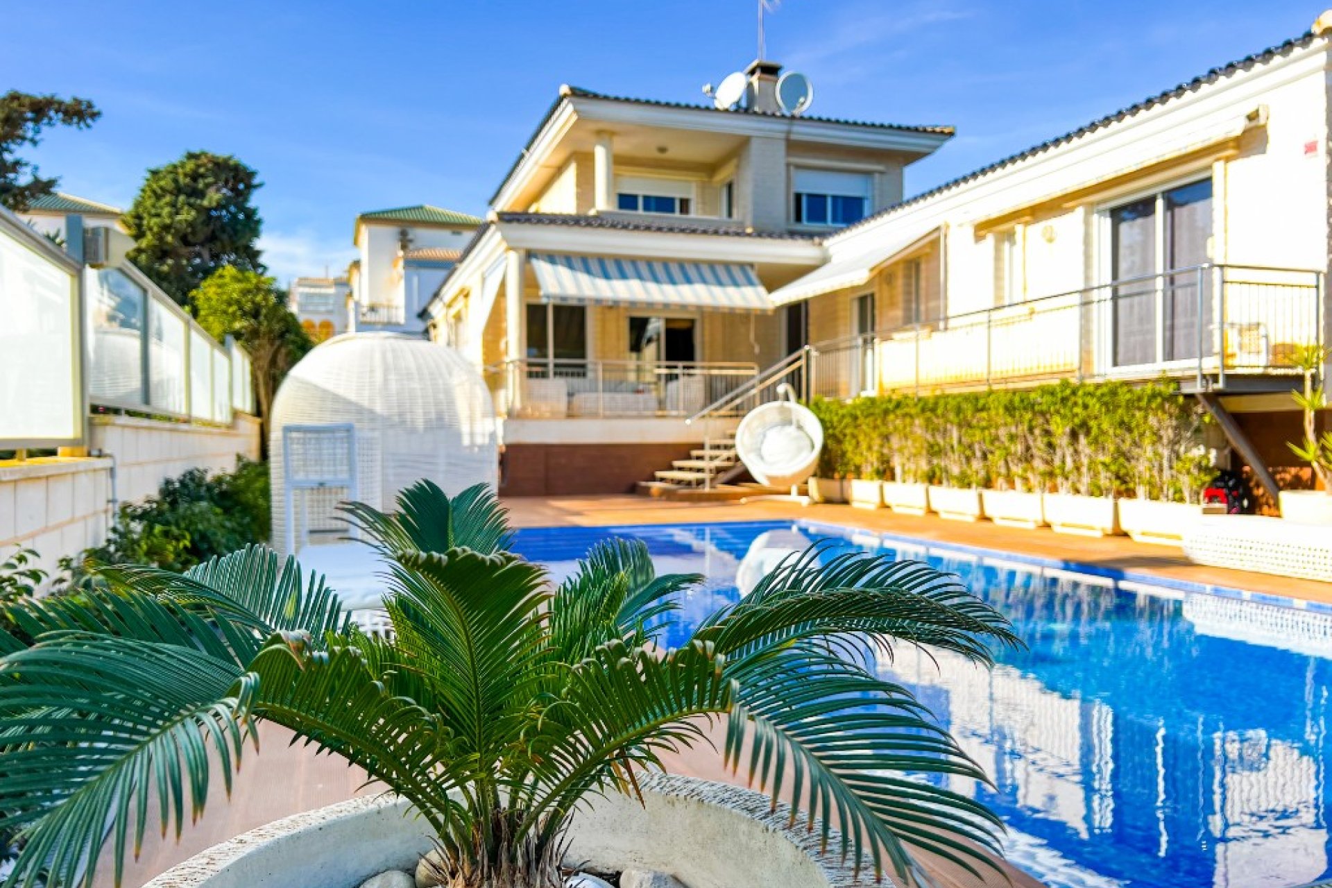 Återförsäljning - Villa -
La Mata - LA MATA