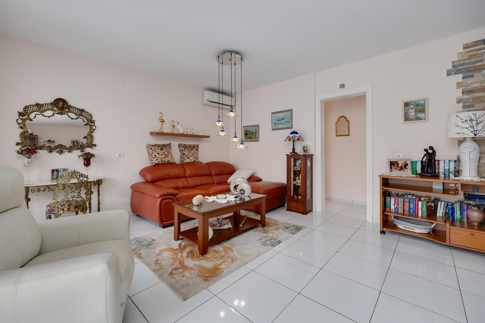 Återförsäljning - Villa -
Orihuela Costa - Cabo Roig