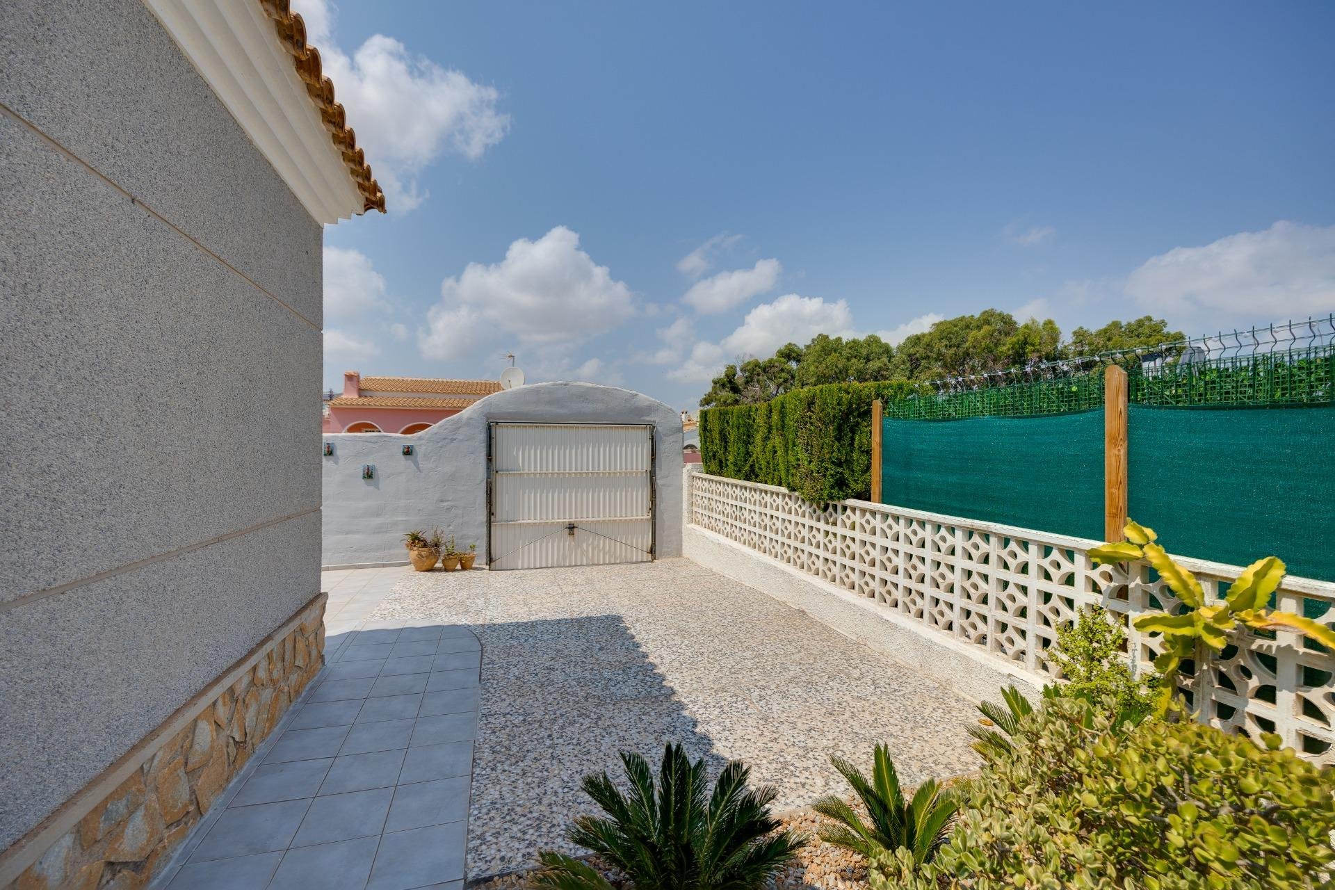 Återförsäljning - Villa -
Orihuela Costa - La Regia