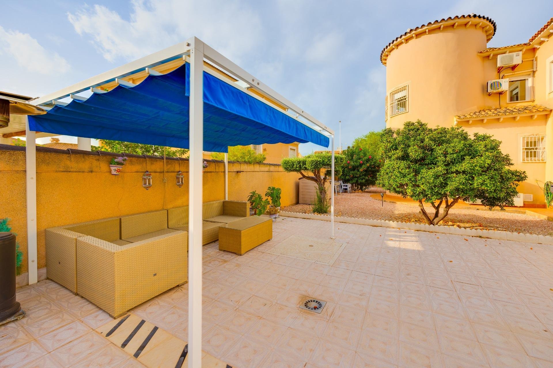 Återförsäljning - Villa -
Orihuela Costa - La Zenia
