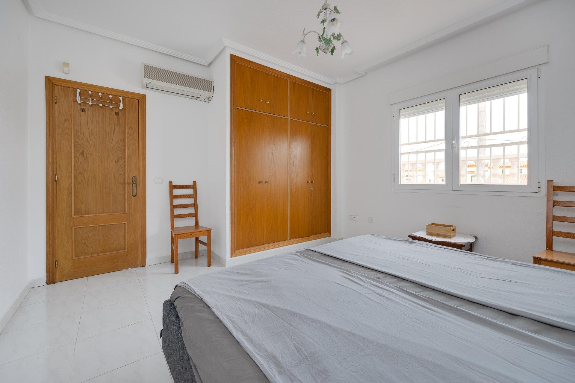 Återförsäljning - Villa -
Orihuela Costa - La Zenia