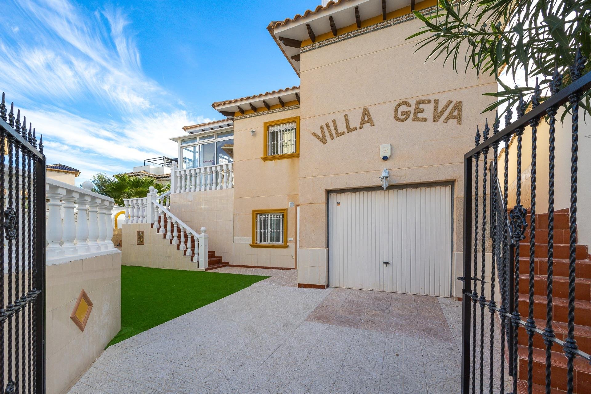 Återförsäljning - Villa -
Orihuela Costa - La Zenia