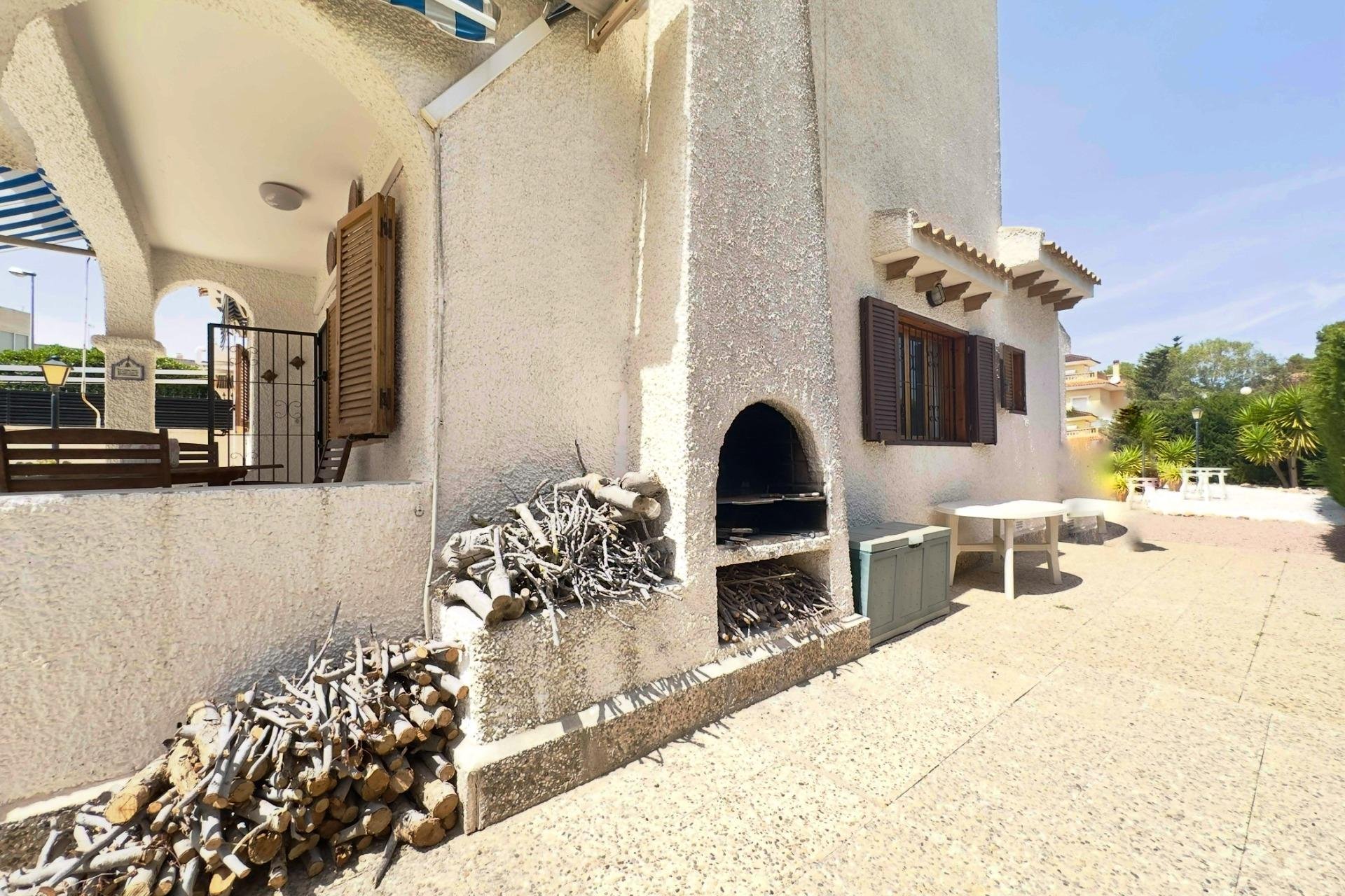 Återförsäljning - Villa -
Orihuela Costa - La Zenia