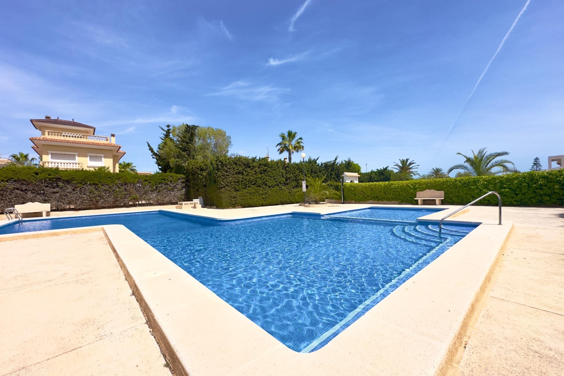 Återförsäljning - Villa -
Orihuela Costa - La Zenia