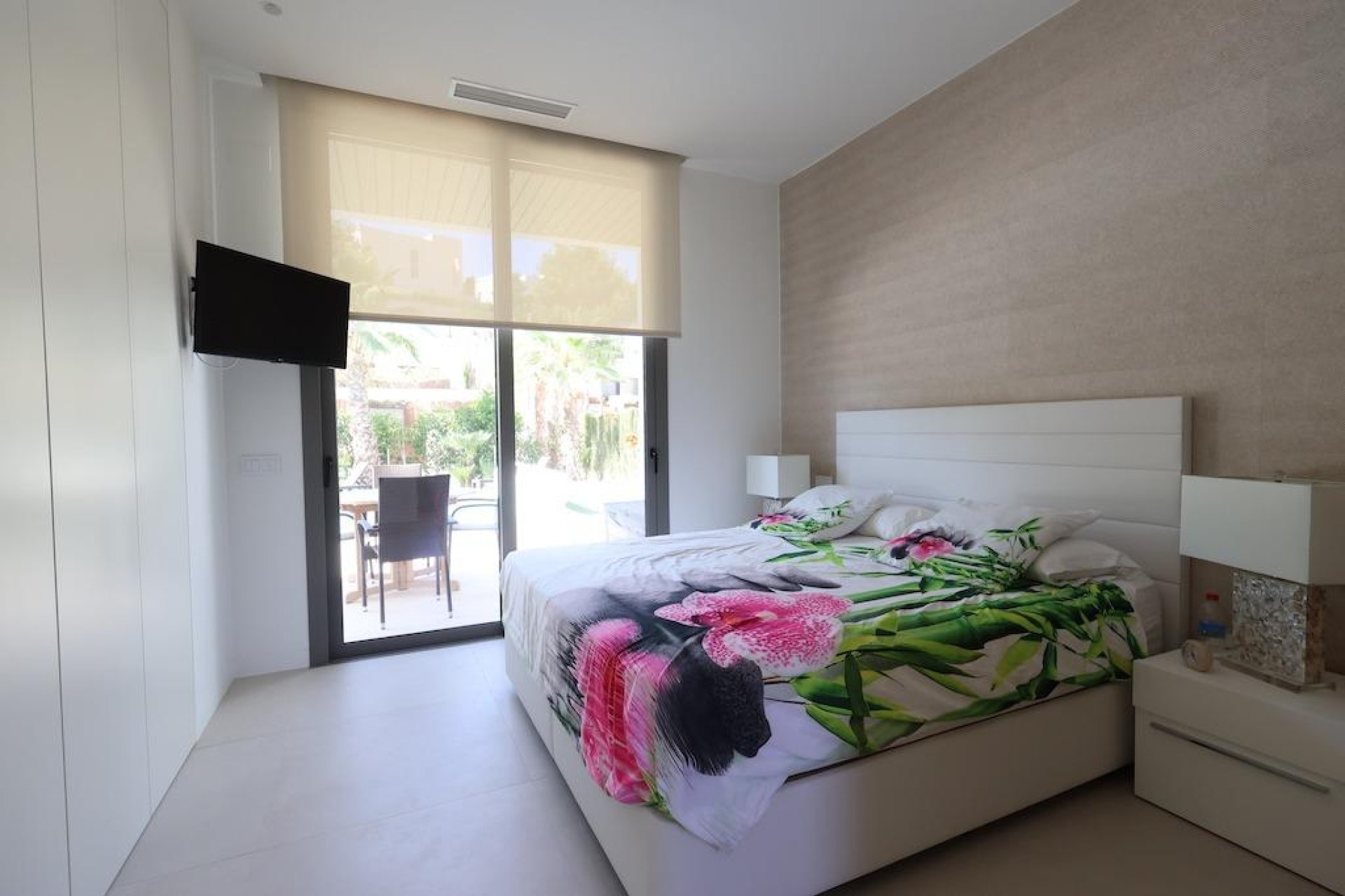 Återförsäljning - Villa -
Orihuela Costa - Las Colinas Golf